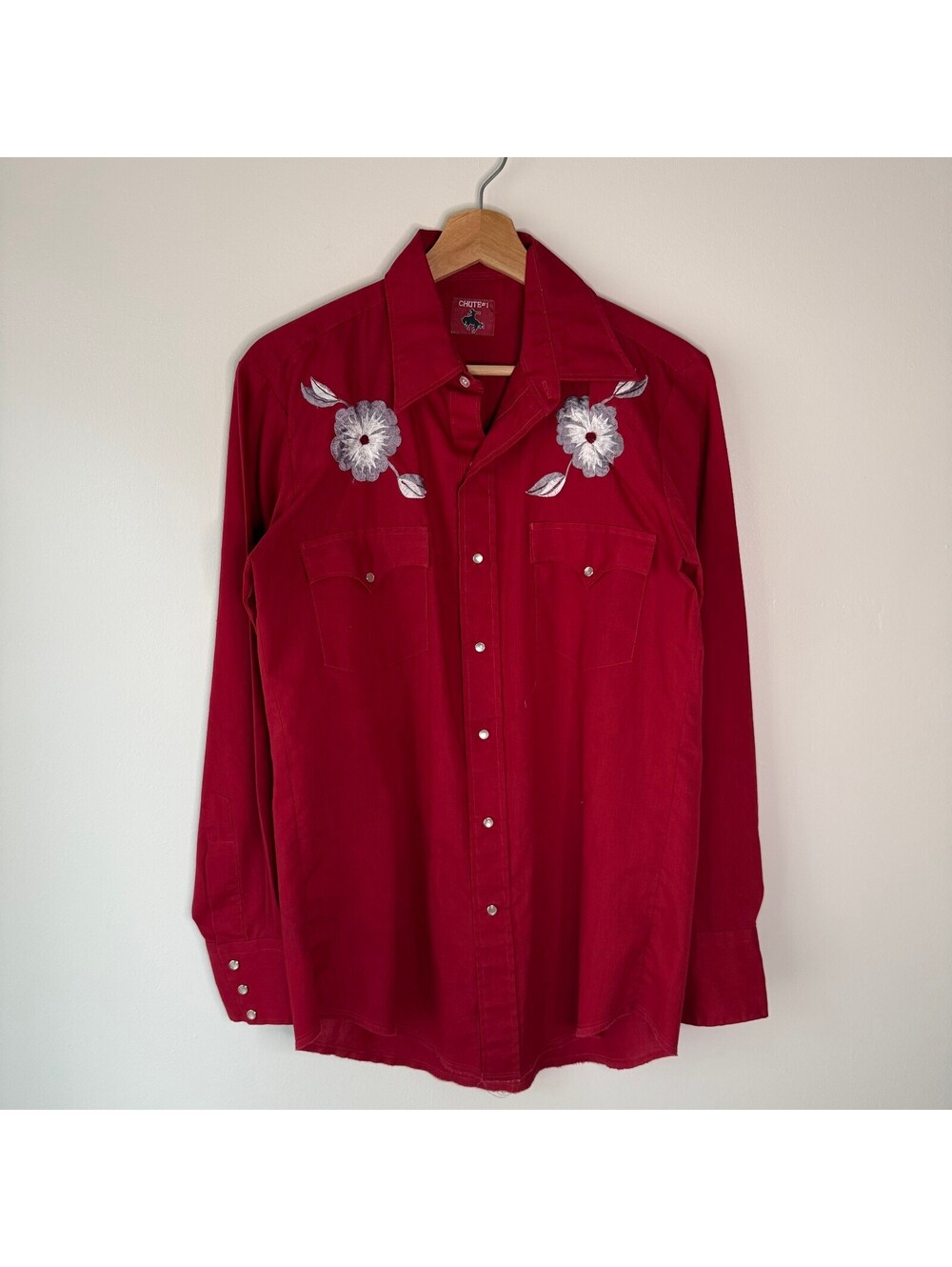 Vintage Chute #1 Floral Embroidered Red Western Pearl Snap Long Sleeve Shirt Med